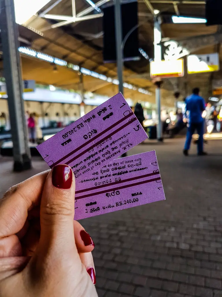 Zugtickets für die Zugfahrt von Kandy nach Ella Zugtickets für die Zugfahrt von Kandy nach Ella